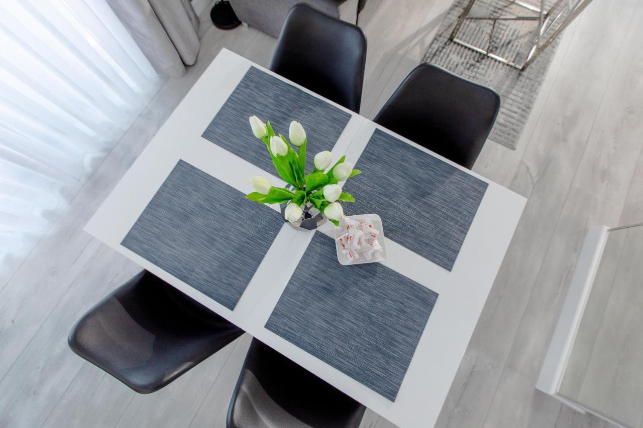 Apartament Linia Komfortu Gardenia Dziwnow Z Widokiem Na Morze Epapartamenty Dış mekan fotoğraf