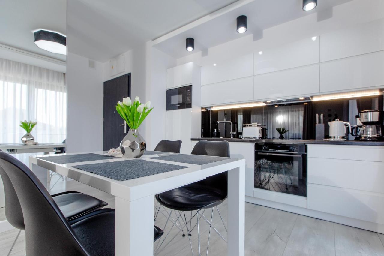Apartament Linia Komfortu Gardenia Dziwnow Z Widokiem Na Morze Epapartamenty Dış mekan fotoğraf