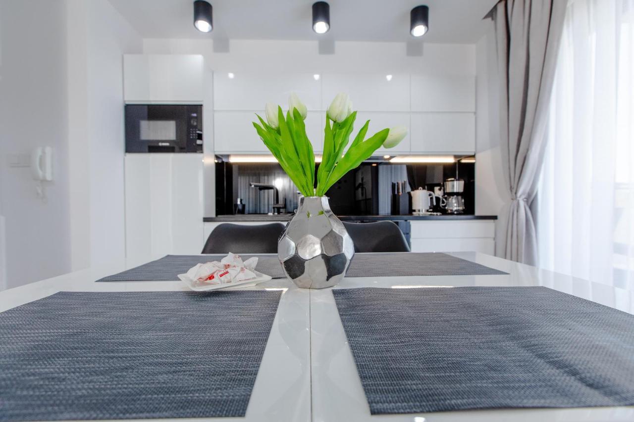 Apartament Linia Komfortu Gardenia Dziwnow Z Widokiem Na Morze Epapartamenty Dış mekan fotoğraf