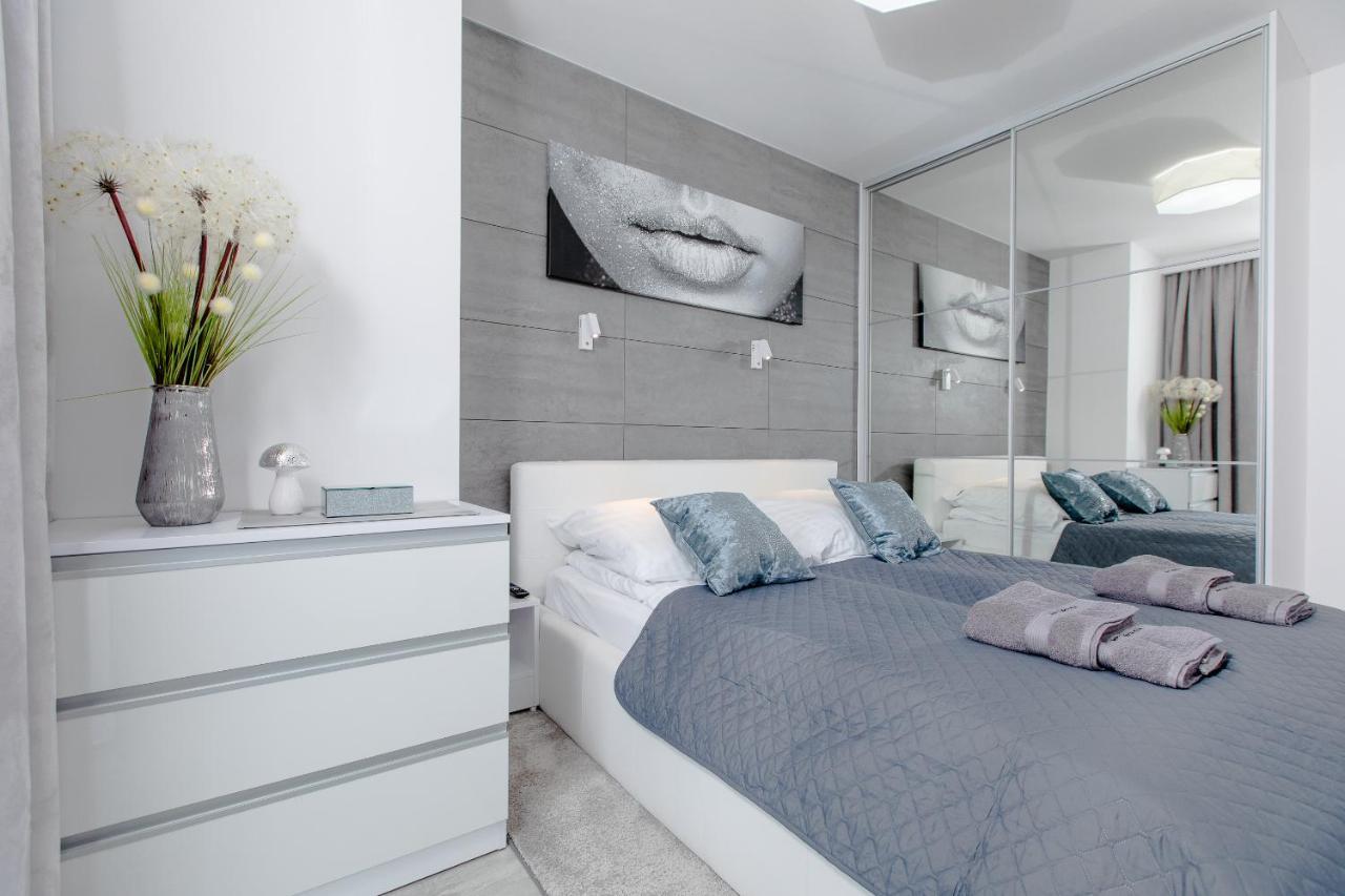 Apartament Linia Komfortu Gardenia Dziwnow Z Widokiem Na Morze Epapartamenty Dış mekan fotoğraf